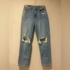 American Eagle blue denim mom jeans size 2 SHORT